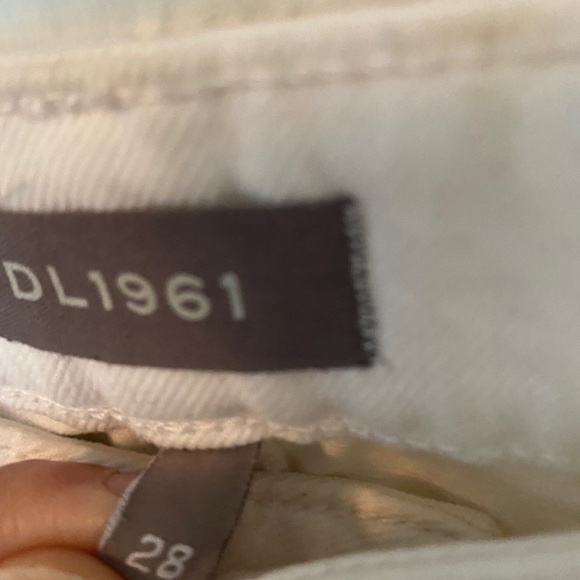 Dl1961 Jean shorts distressed - Picture 6 of 8